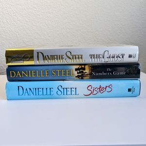 Lot of Danielle Steel Books
